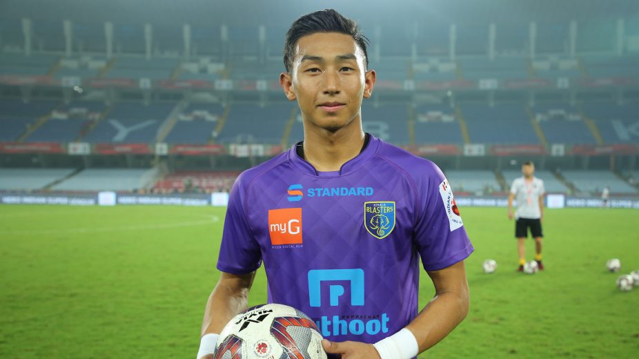 Dheeraj Sing, Goal Keeper of Kerala Blasters FC during match 1 of the Hero Indian Super League 2018 ( ISL ) between ATK and the Kerala Blasters held at the Yuba Bharati Krirangan stadium (Salt Lake Stadium) in Salt Lake Kolkata, India on the 29th September 2018 Photo by Deepak Malik / Sportzpics for ISL