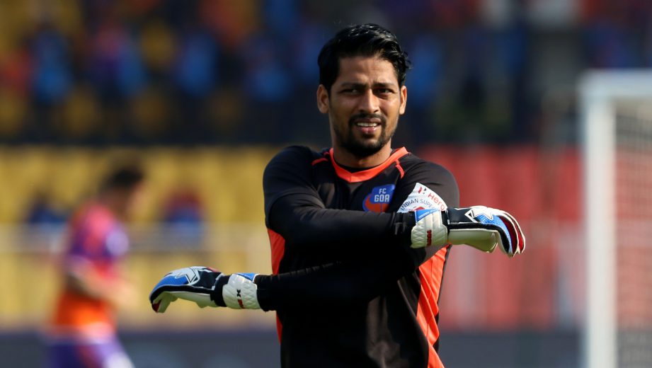 Laxmikant Kattimani of FC Goa warm up before the start of the match 82 of the Hero Indian Super League between FC Pune City and FC Goa held at the Shree Shiv Chhatrapati Sports Complex Stadium, Pune, India on the 25th Feb 2018 Photo by: Vipin Pawar / ISL / SPORTZPICS