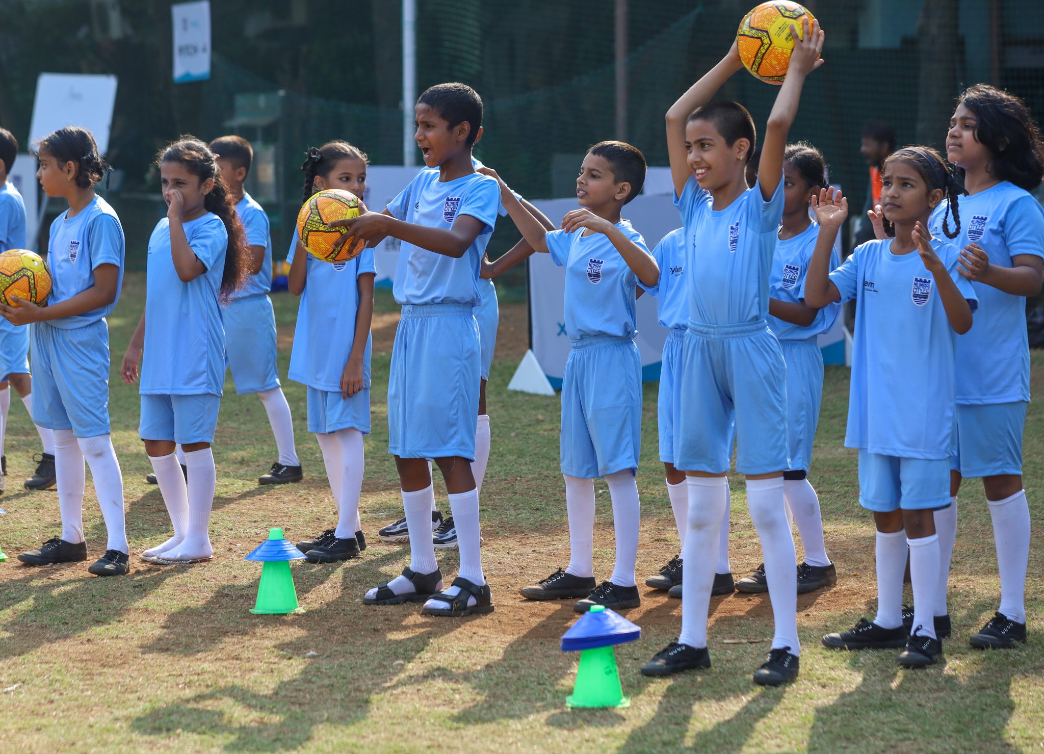 mumbai-city-fc-and-xylem-celebrate-children-s-day-in-dharavi-by