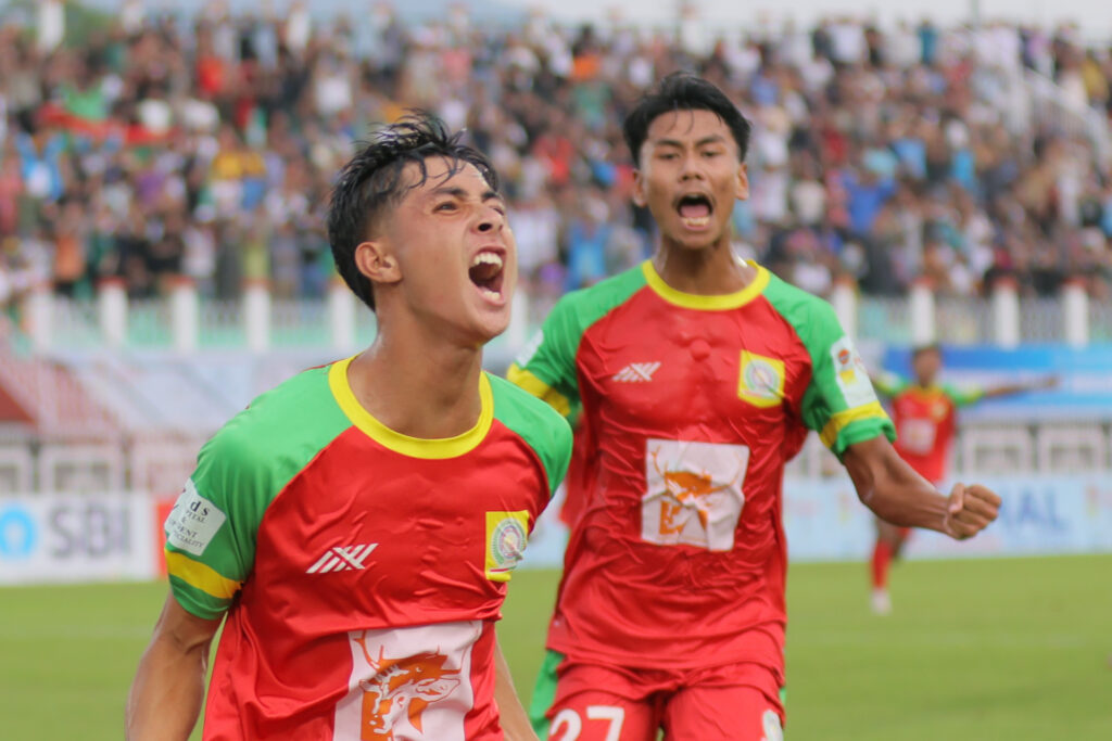 A stunning long-range strike from midfielder Rohen Singh proved to be the difference as Real Kashmir FC edged past a spirited TRAU FC 2-1 in a gripping Group F contest of the 134th IndianOil Durand Cup.