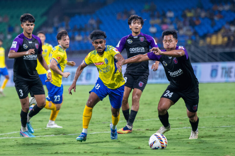 Vibin Mohanan of Kerala Blasters FC in action